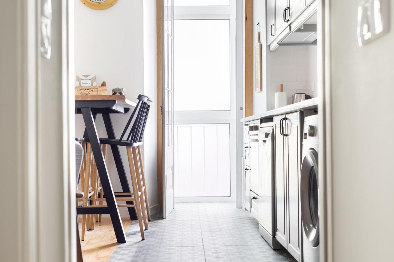 Feel Home In This Stunning Renovated Nest In Graca Lisbon Luaran gambar