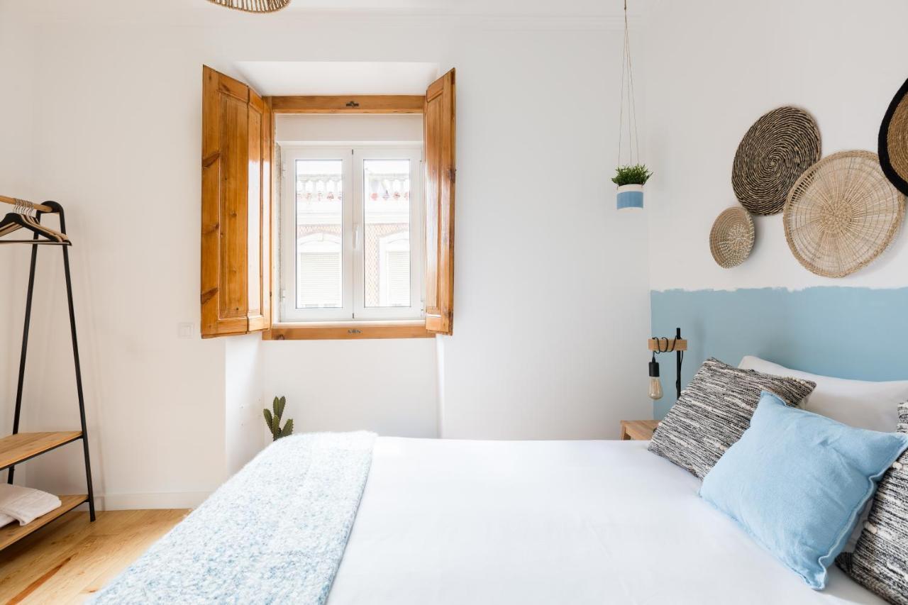 Feel Home In This Stunning Renovated Nest In Graca Lisbon Luaran gambar